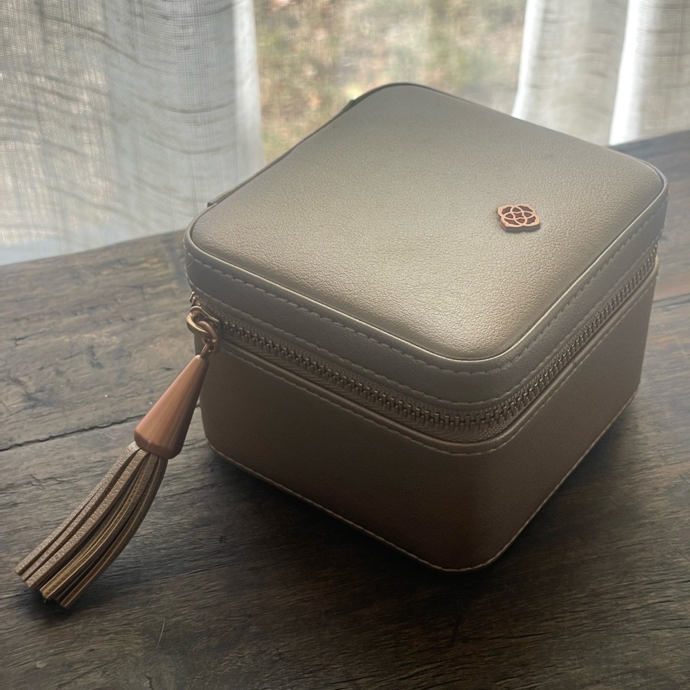 Kendra Scott Jewelry Box